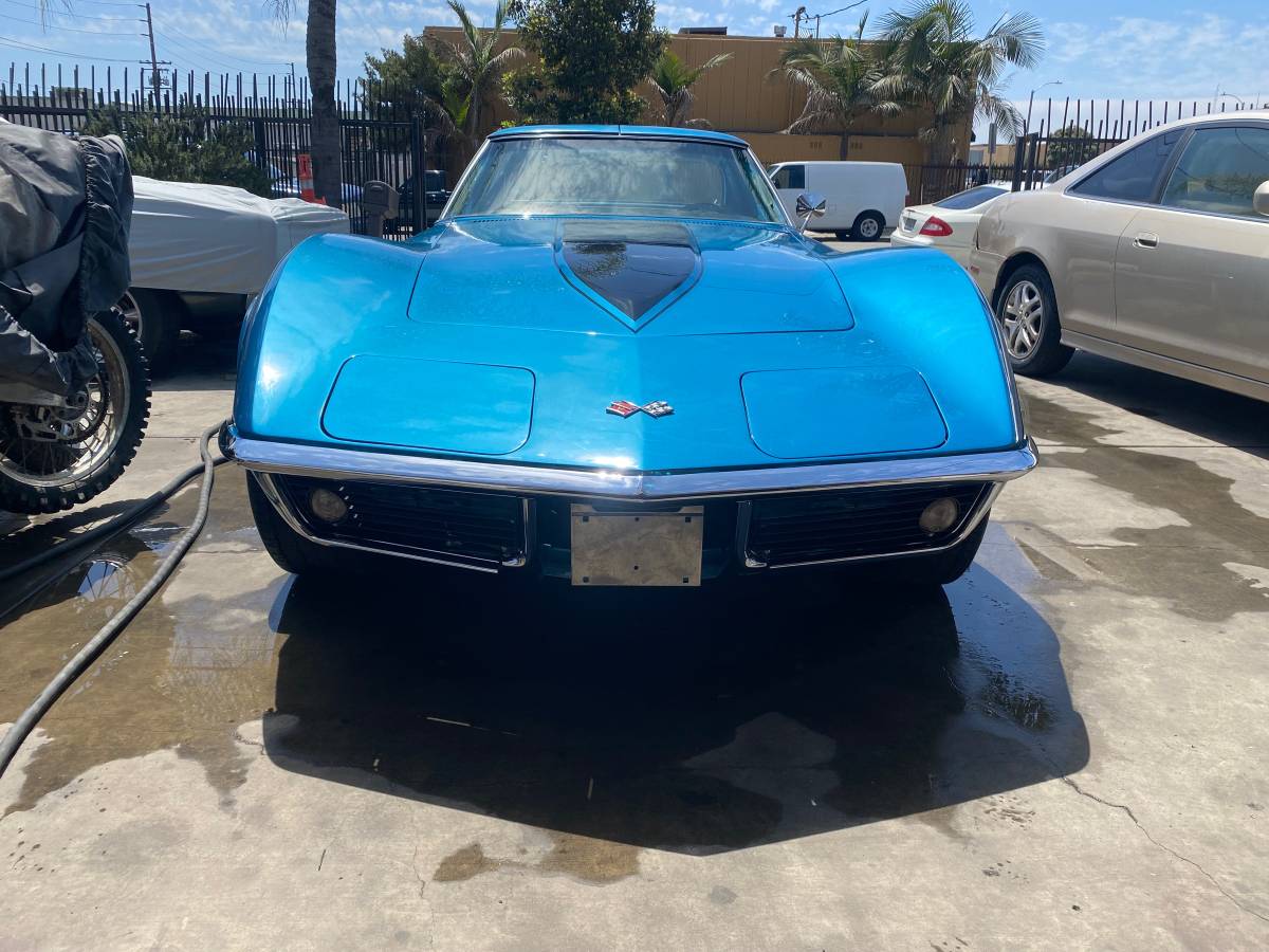 Chevrolet-corvette-1968-blue-25