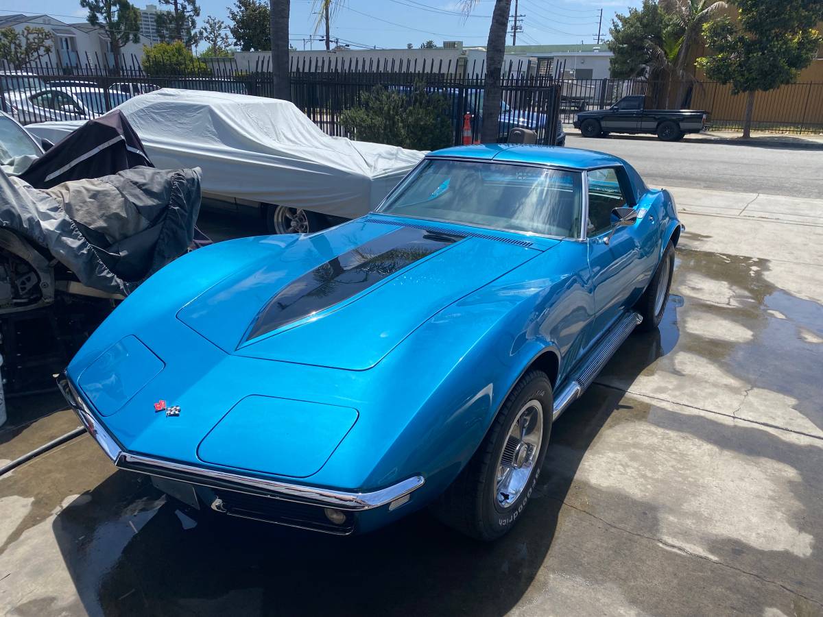 Chevrolet-corvette-1968-blue-4