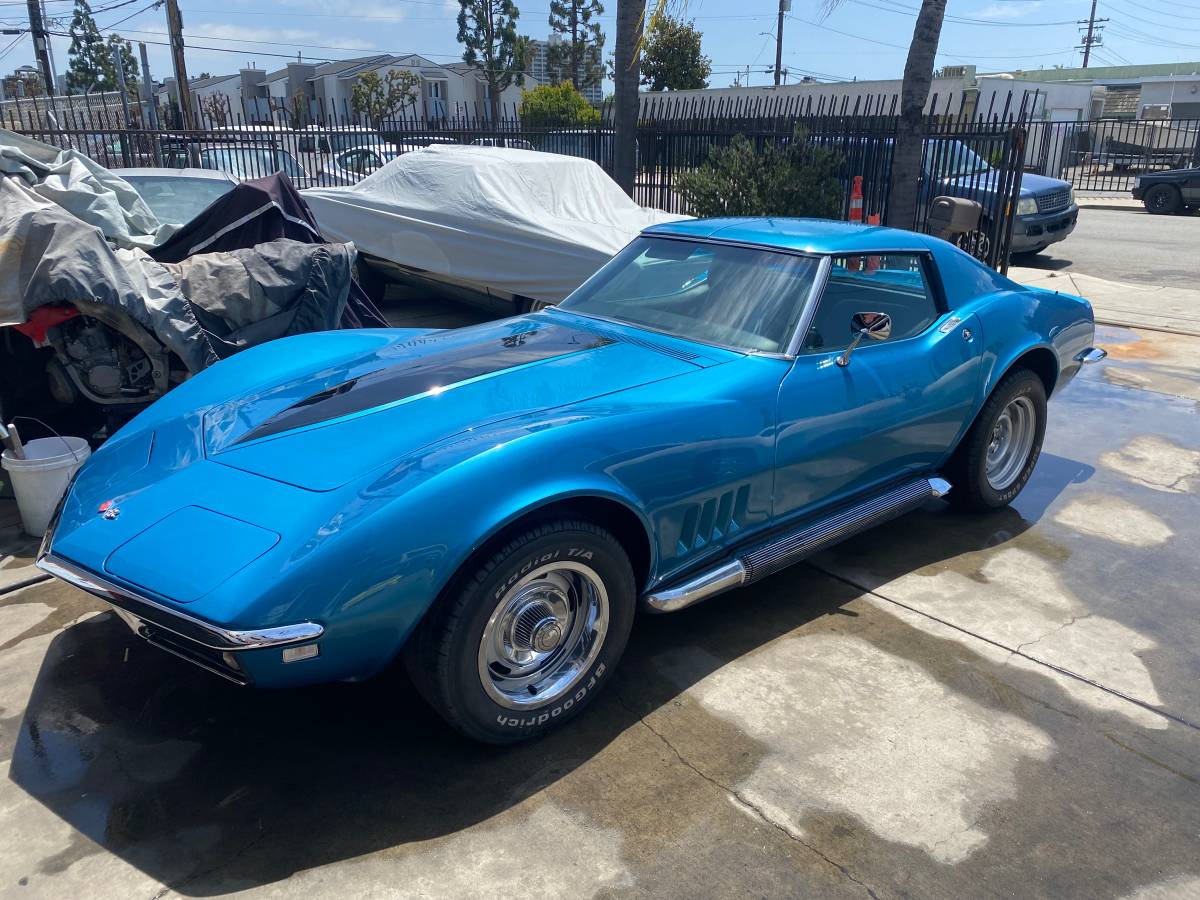 Chevrolet-corvette-1968-blue-5