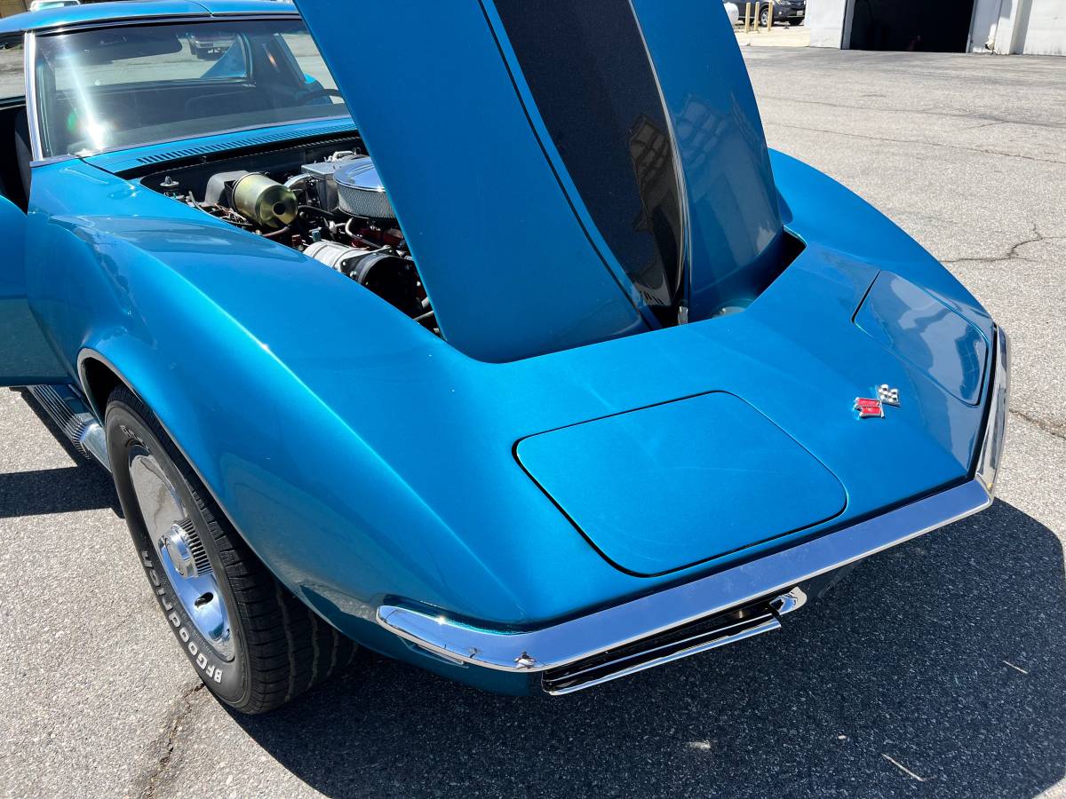 Chevrolet-corvette-1968-blue-9