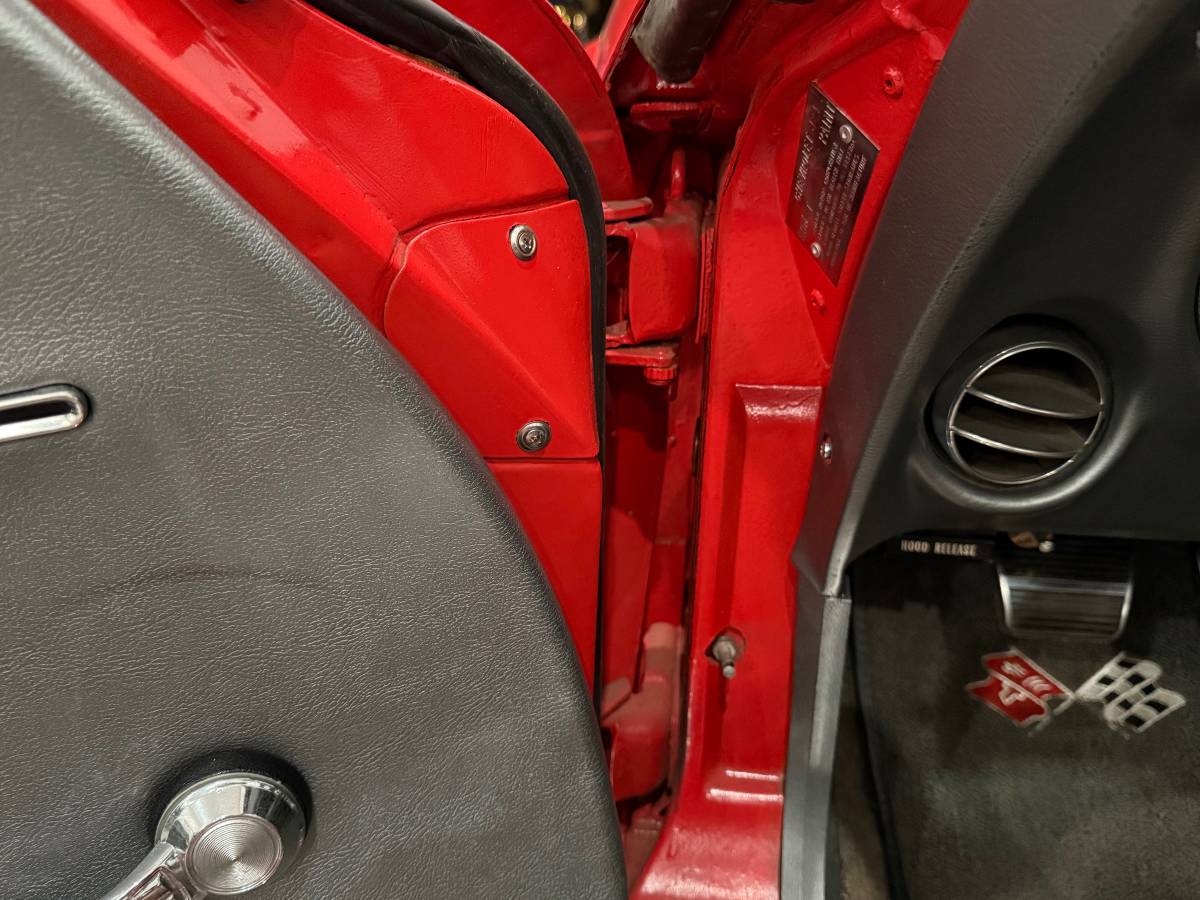 Chevrolet-corvette-1968-red-10