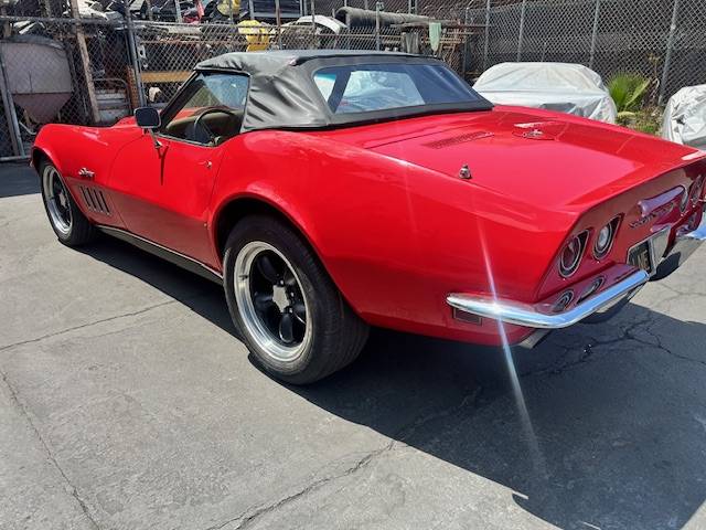 Chevrolet-corvette-1969-red-4