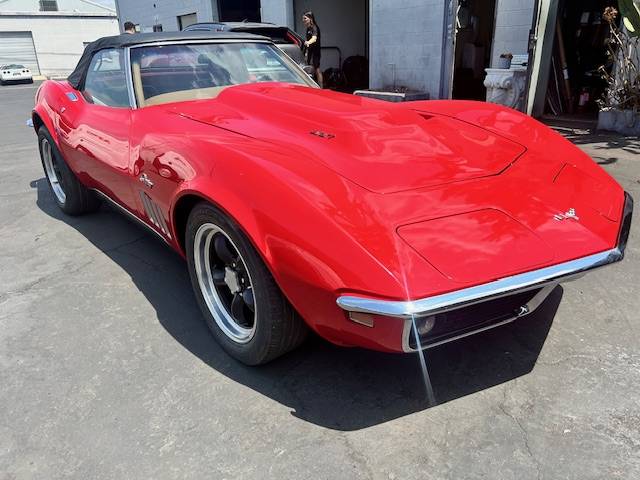 Chevrolet-corvette-1969-red