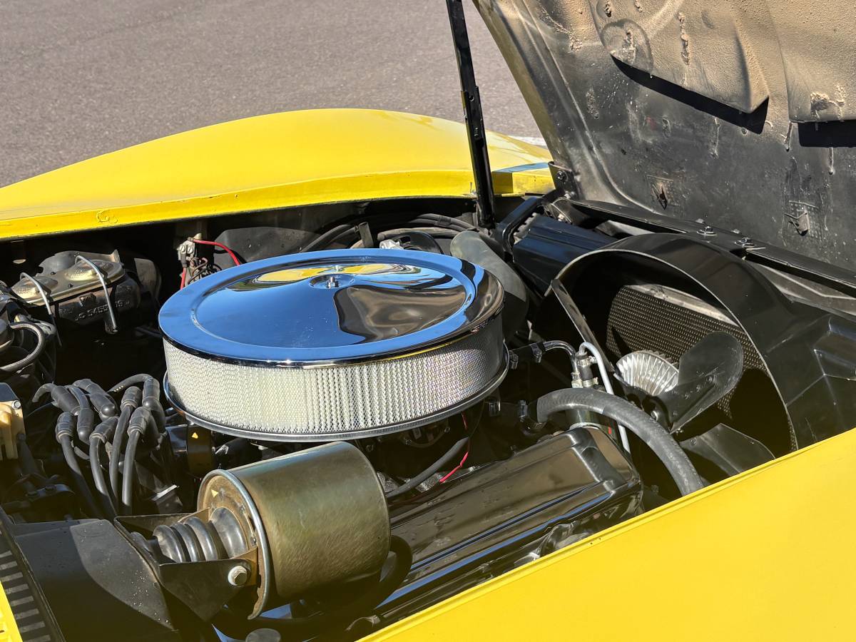 Chevrolet-corvette-1969-yellow-12