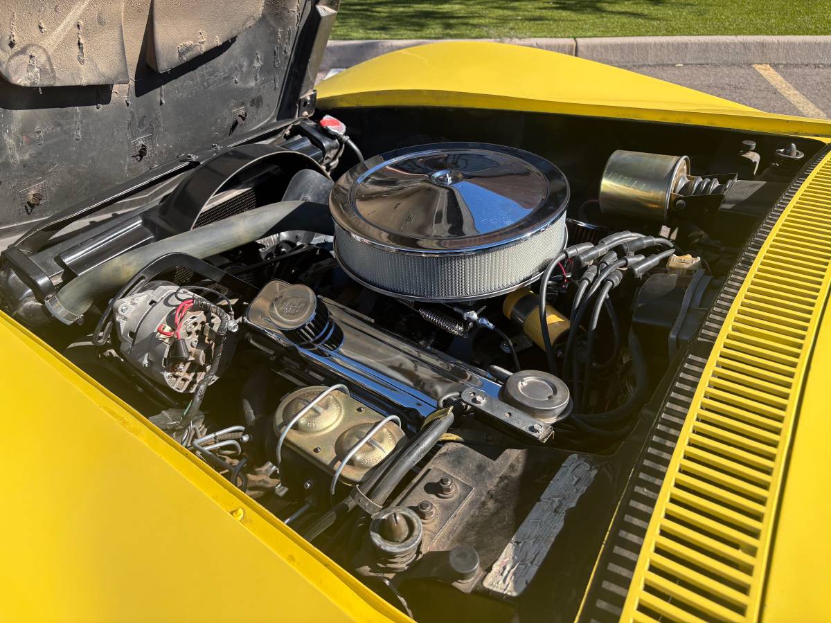 Chevrolet-corvette-1969-yellow-13