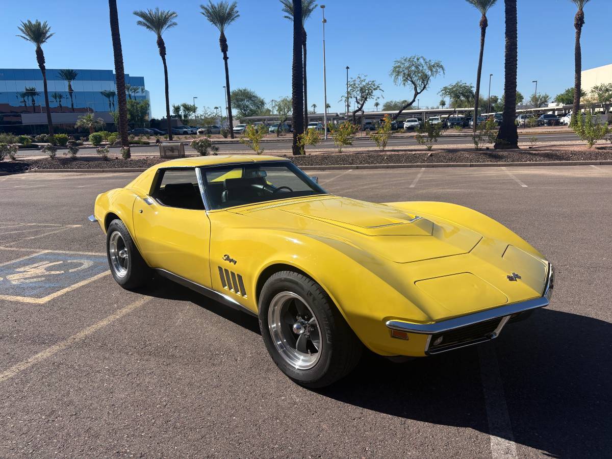 Chevrolet-corvette-1969-yellow-19