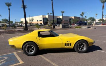 Chevrolet-corvette-1969-yellow-20