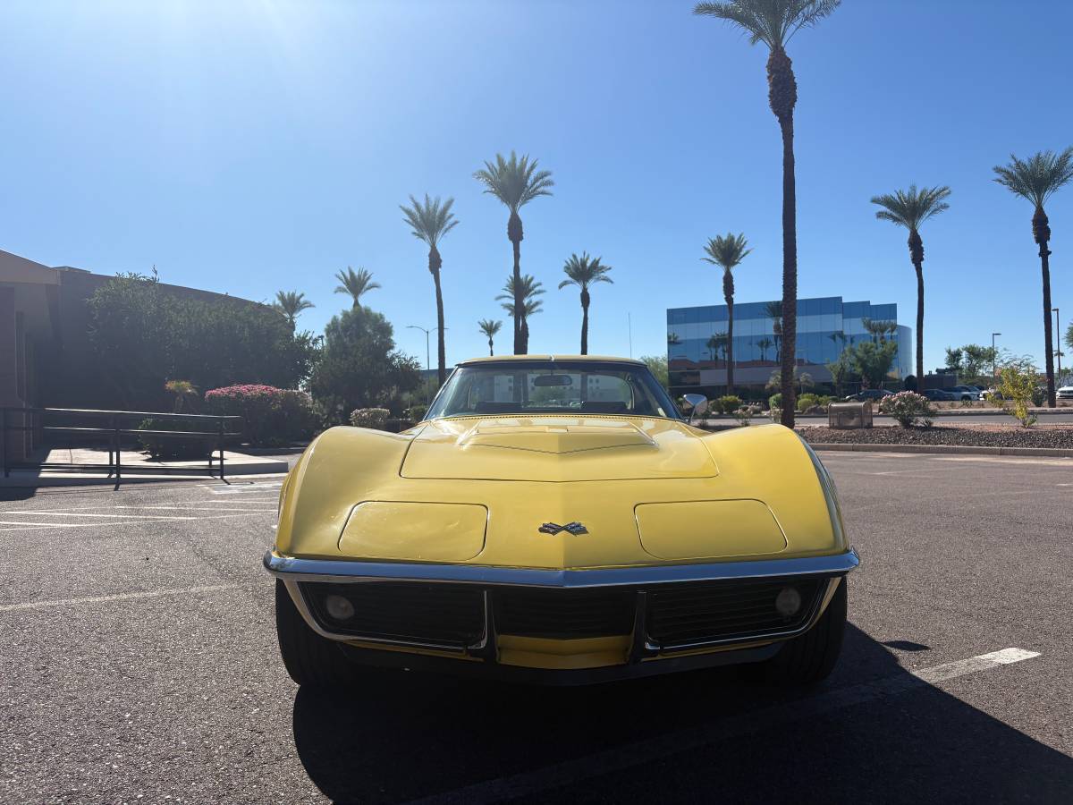 Chevrolet-corvette-1969-yellow-4
