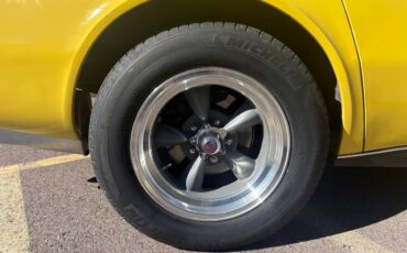 Chevrolet-corvette-1969-yellow-5