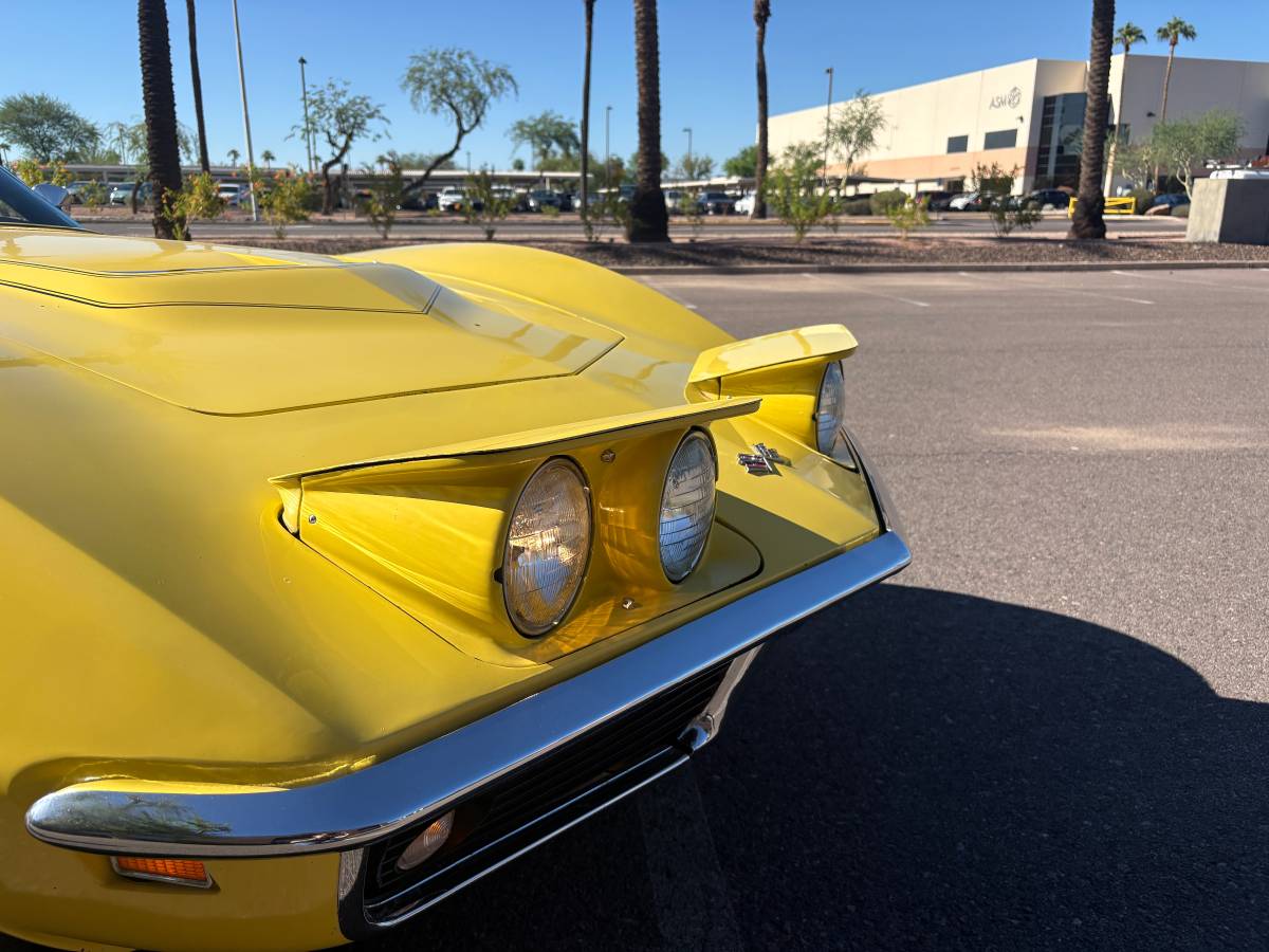 Chevrolet-corvette-1969-yellow-7