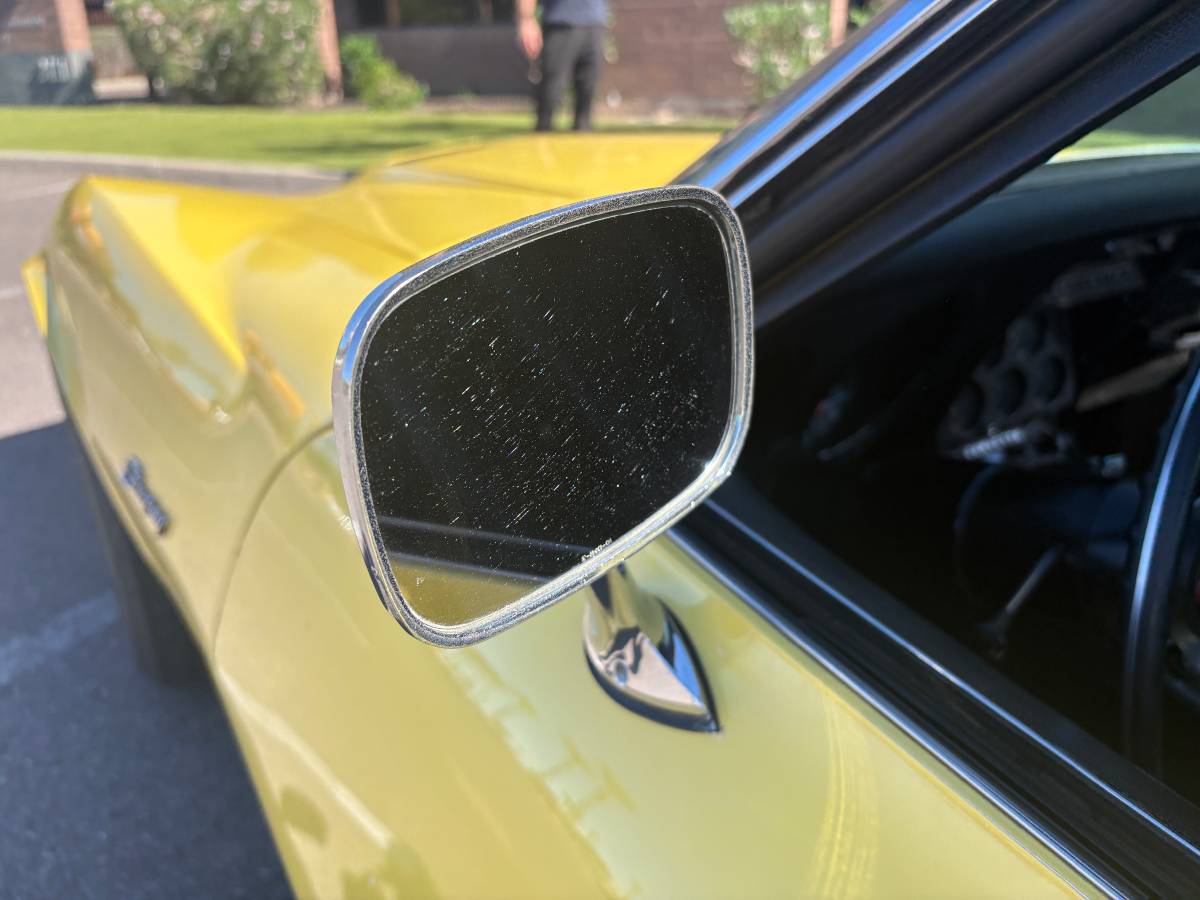 Chevrolet-corvette-1969-yellow-9