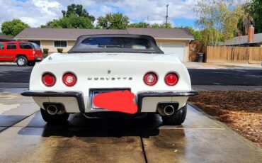 Chevrolet-corvette-1970-white-2