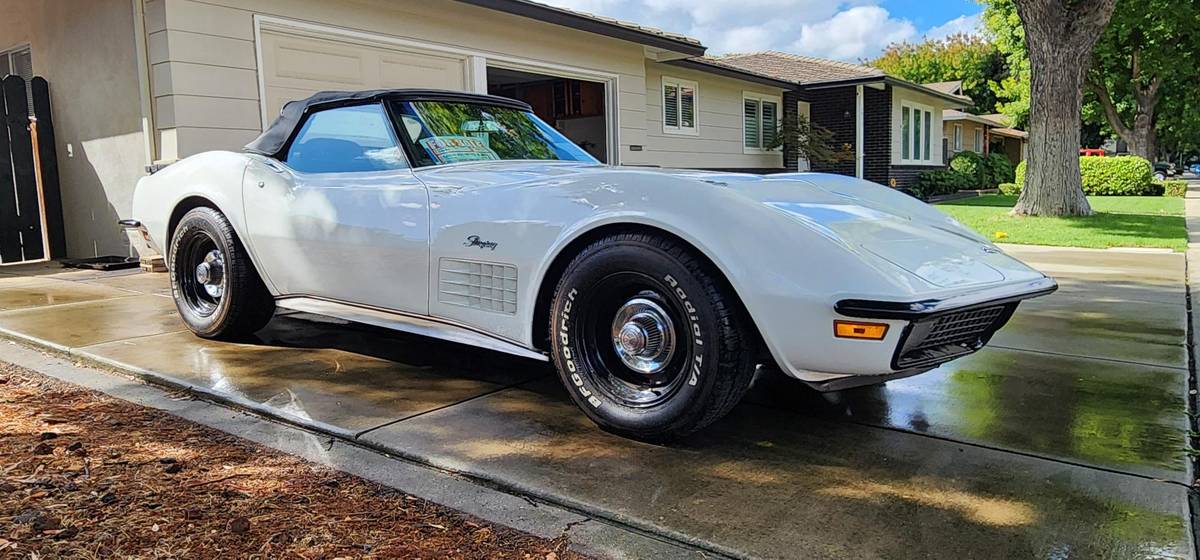 Chevrolet-corvette-1970-white-8