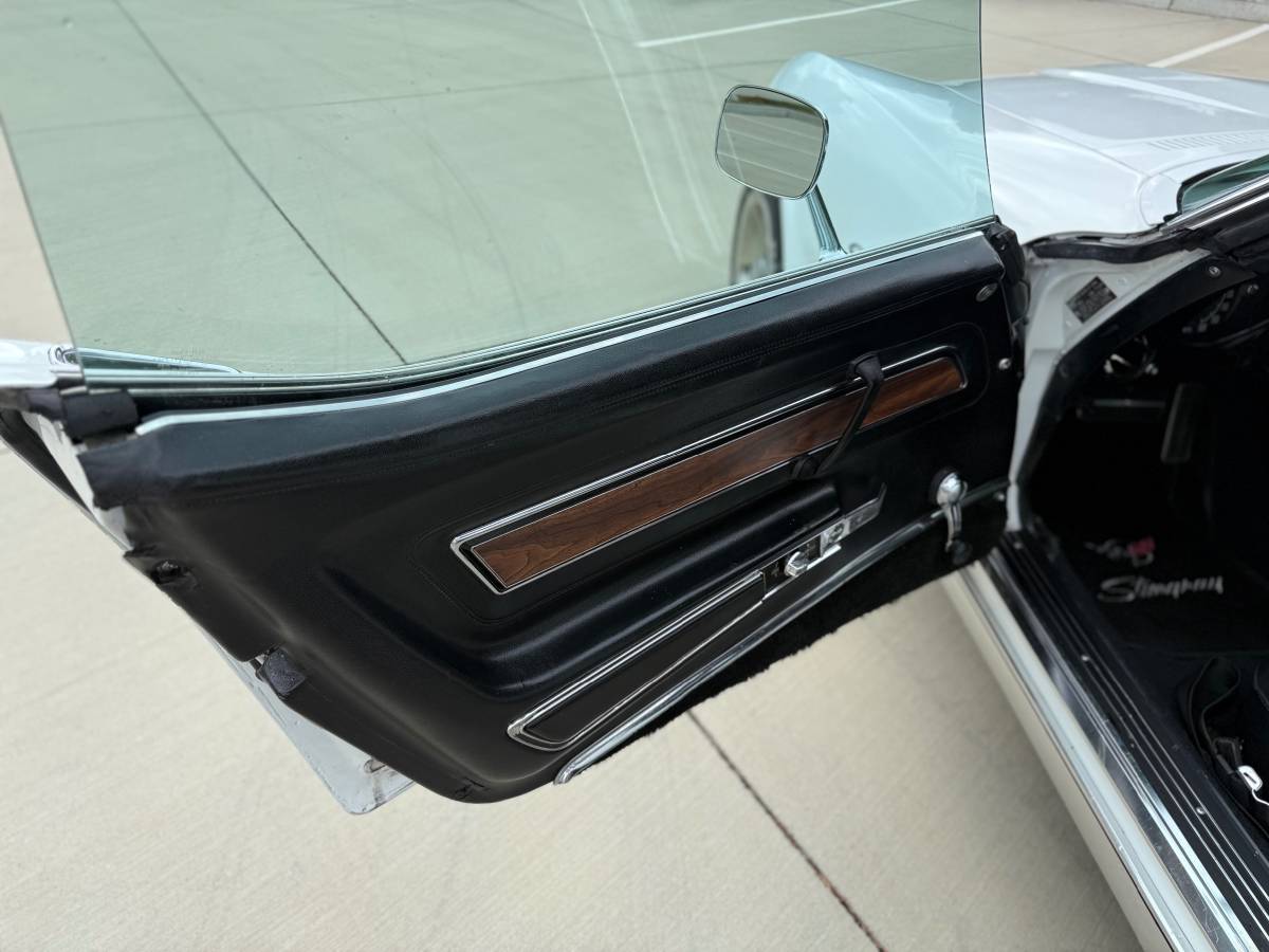 Chevrolet-corvette-1971-3