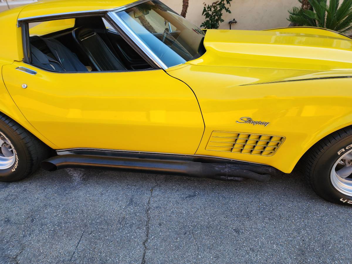 Chevrolet-corvette-1972-1