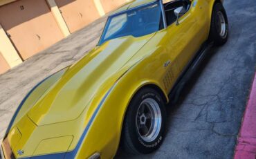 Chevrolet-corvette-1972-13