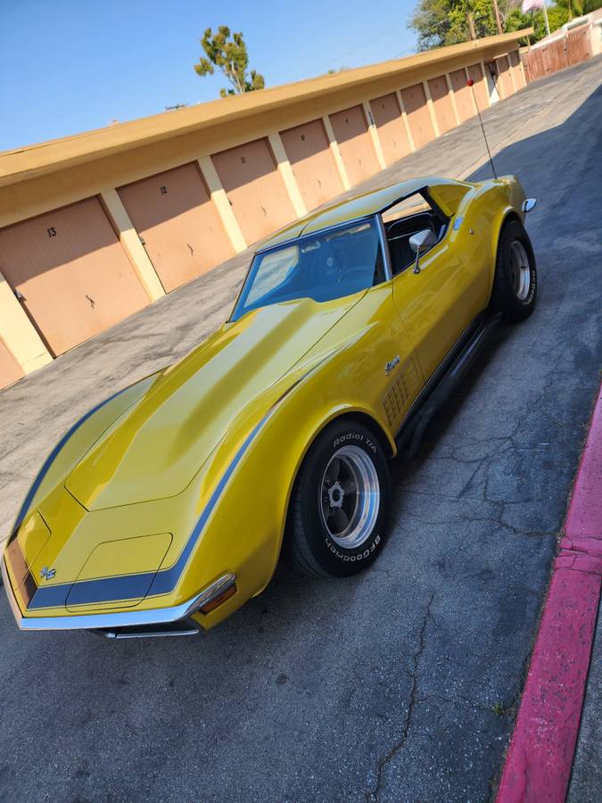 Chevrolet-corvette-1972-13