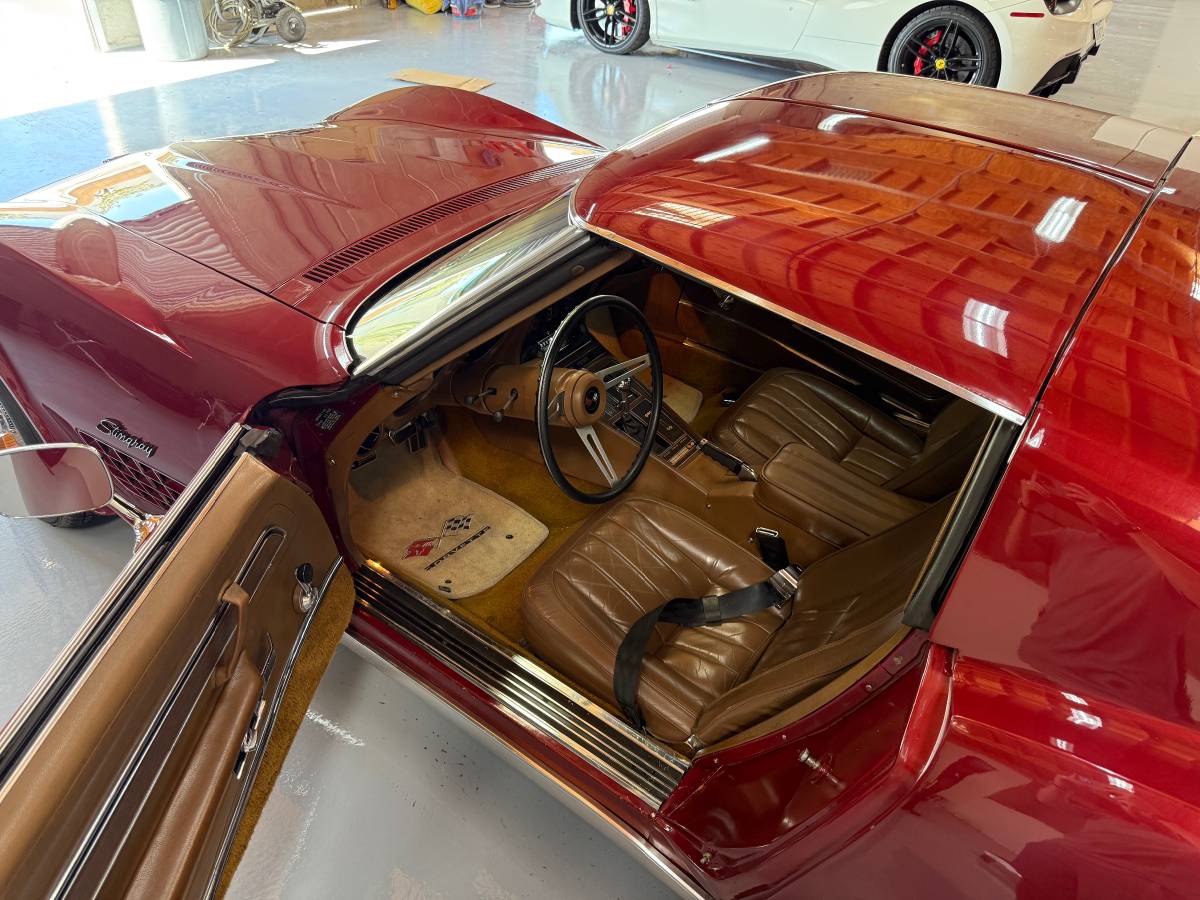 Chevrolet-corvette-1972-20