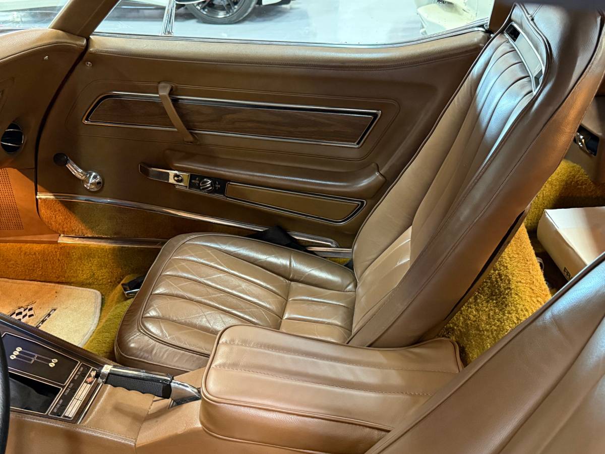 Chevrolet-corvette-1972-21
