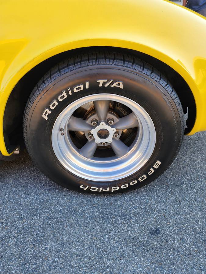 Chevrolet-corvette-1972-4