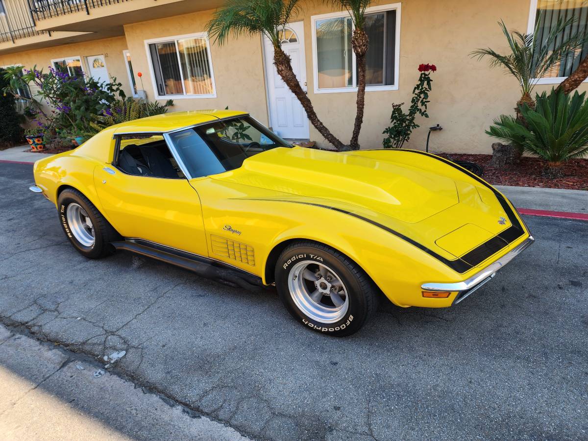 Chevrolet-corvette-1972-6