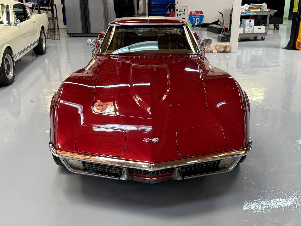 Chevrolet-corvette-1972-8