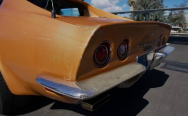 Chevrolet-corvette-1972-orange-10