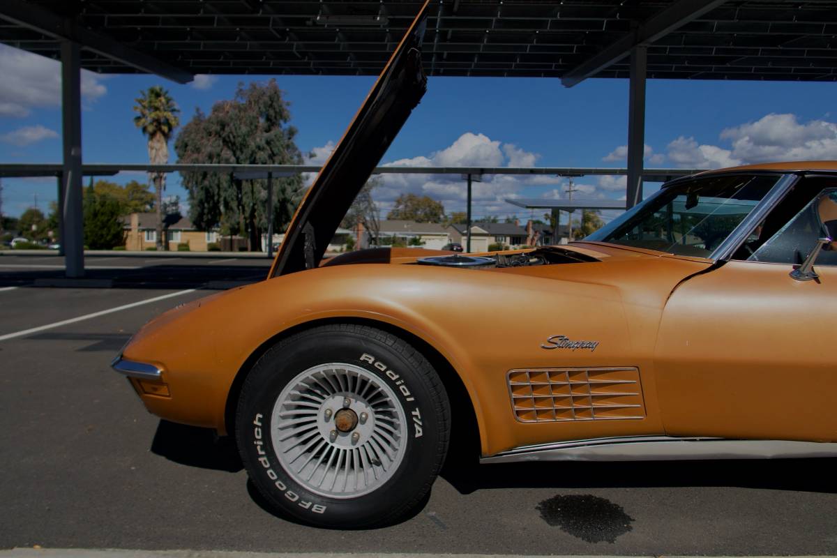 Chevrolet-corvette-1972-orange-21