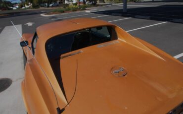 Chevrolet-corvette-1972-orange-22