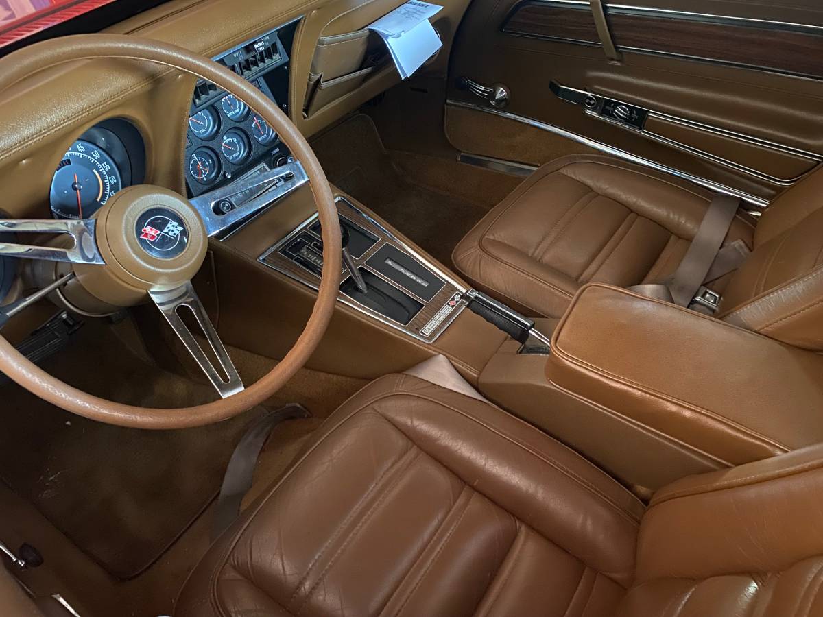 Chevrolet-corvette-1972-red-13