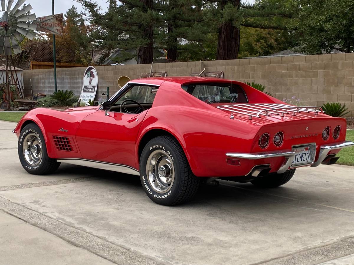 Chevrolet-corvette-1972-red-19