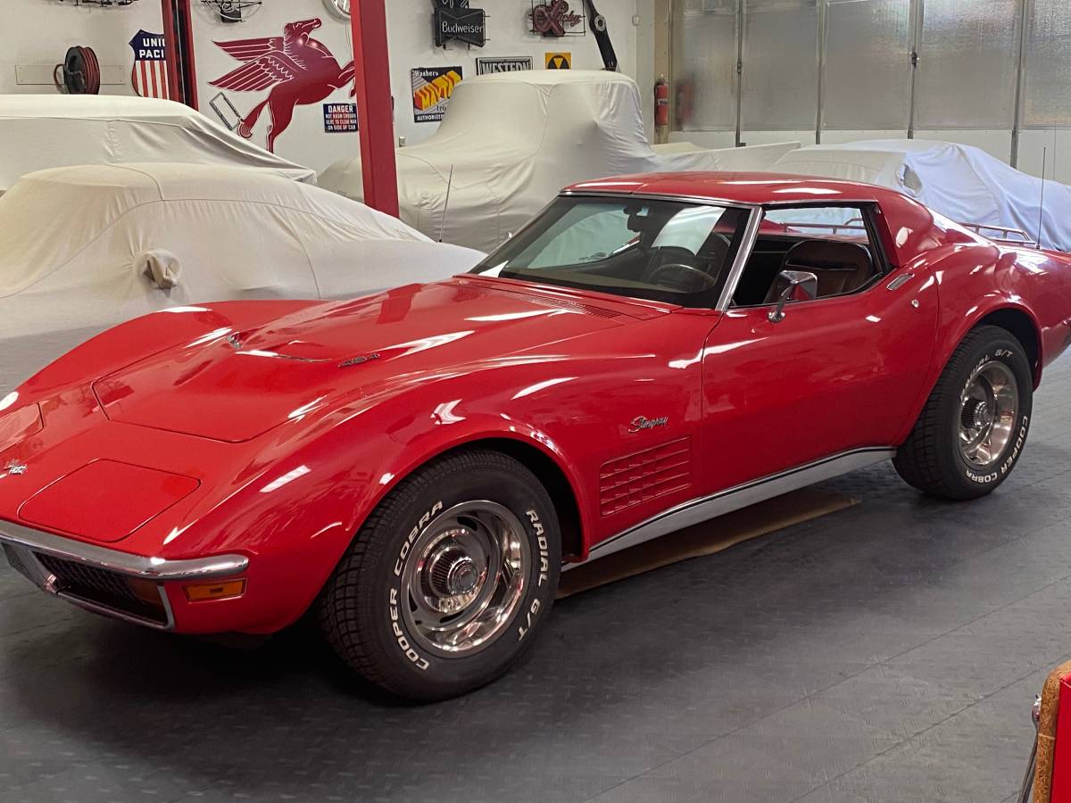 Chevrolet-corvette-1972-red-31