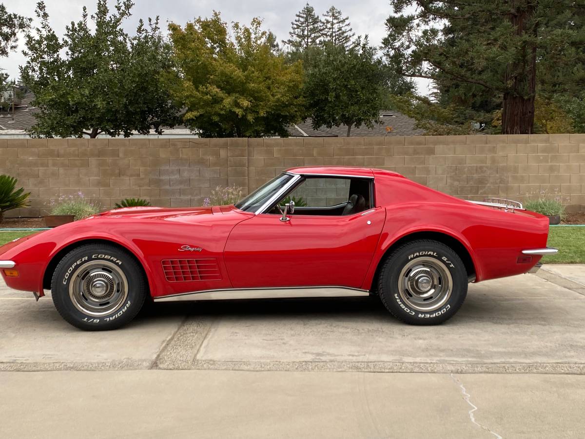 Chevrolet-corvette-1972-red-34