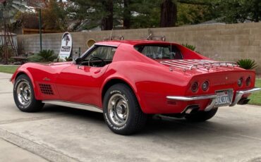 Chevrolet-corvette-1972-red-38