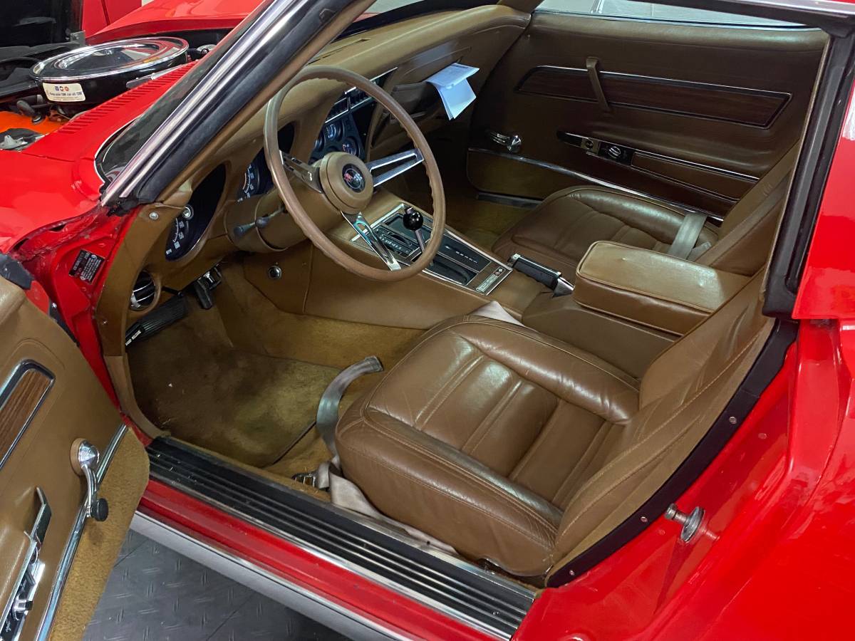 Chevrolet-corvette-1972-red-50