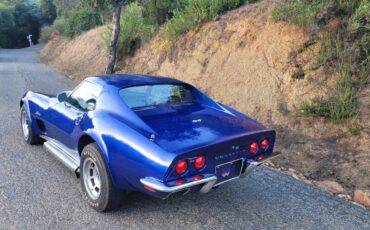 Chevrolet-corvette-1973-10
