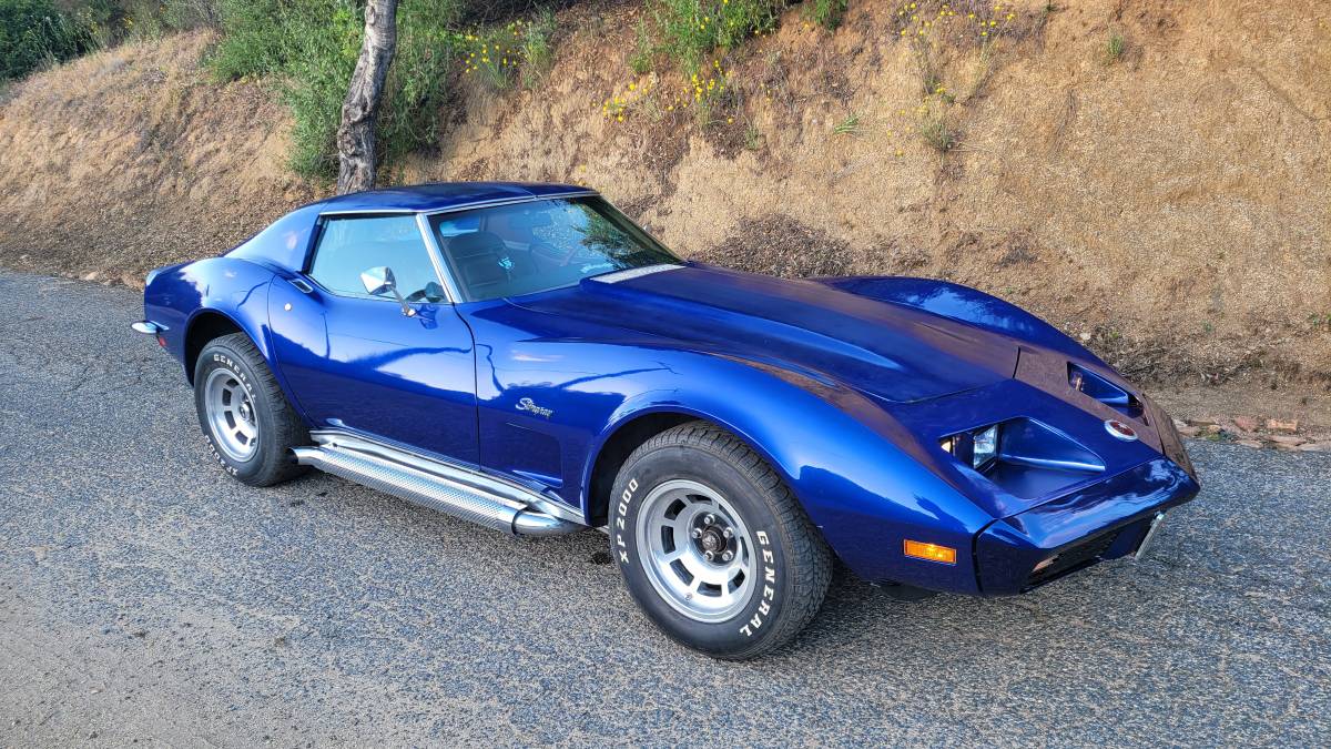 Chevrolet-corvette-1973-11