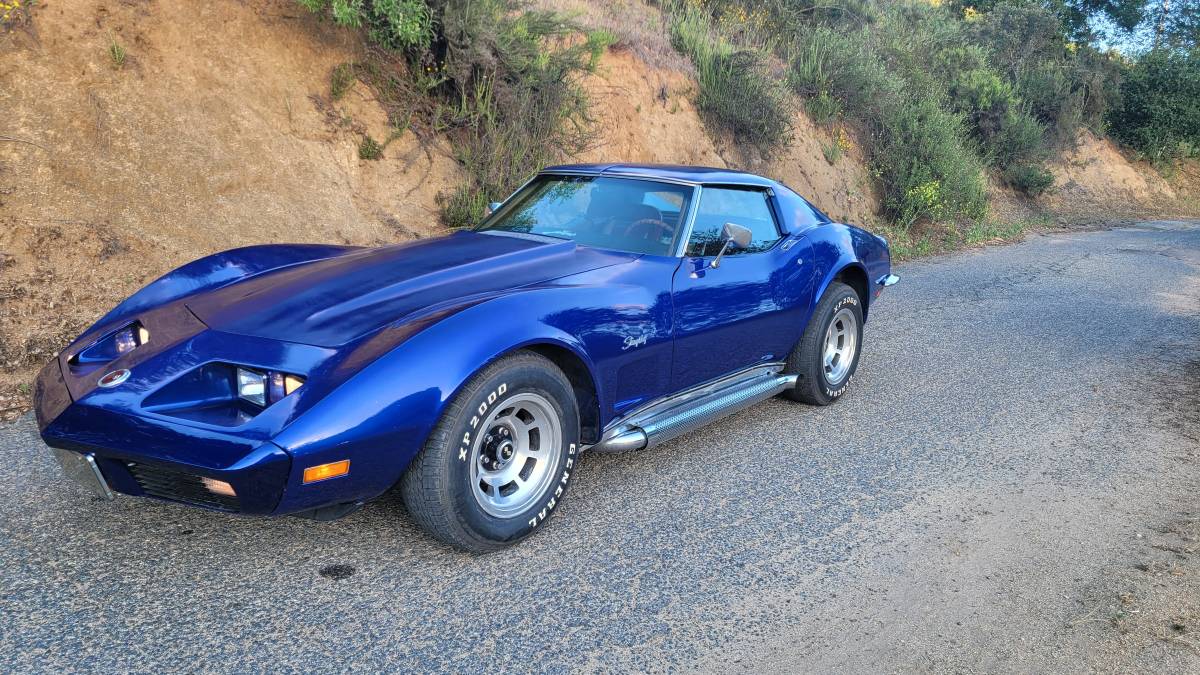 Chevrolet-corvette-1973-18