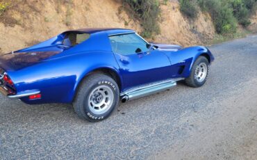 Chevrolet-corvette-1973-26