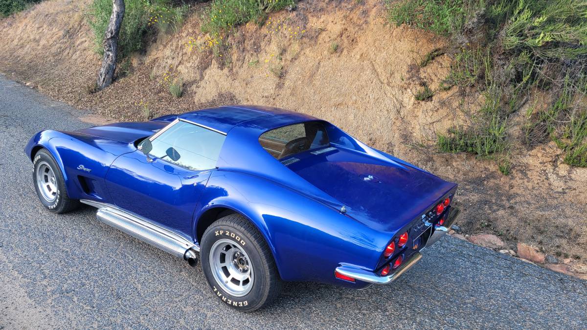 Chevrolet-corvette-1973-28