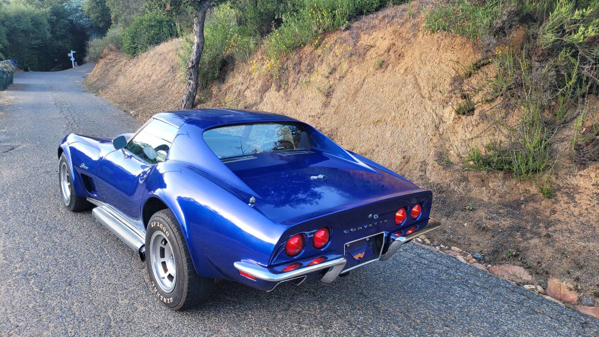 Chevrolet-corvette-1973-29