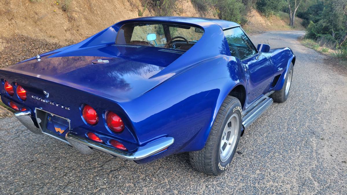 Chevrolet-corvette-1973-8