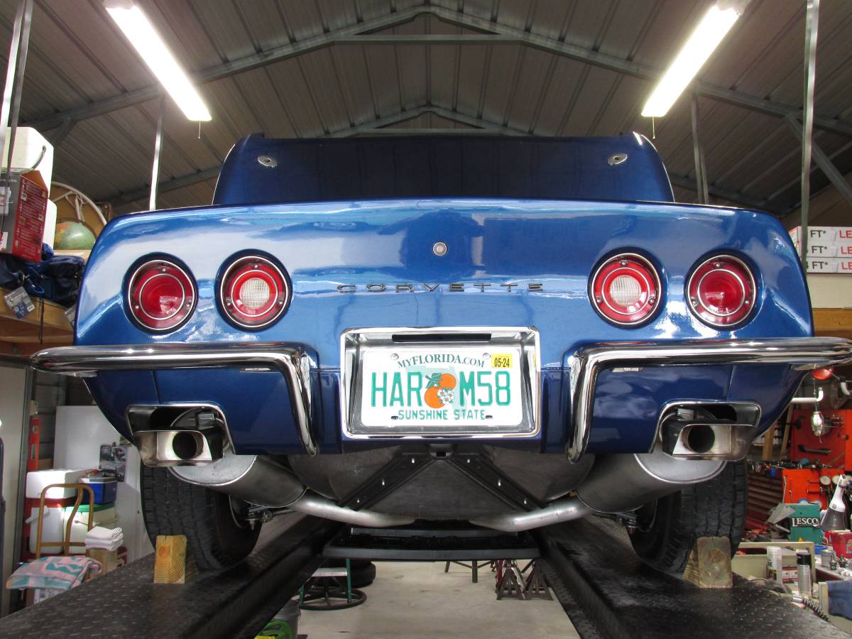 Chevrolet-corvette-1973-blue-11