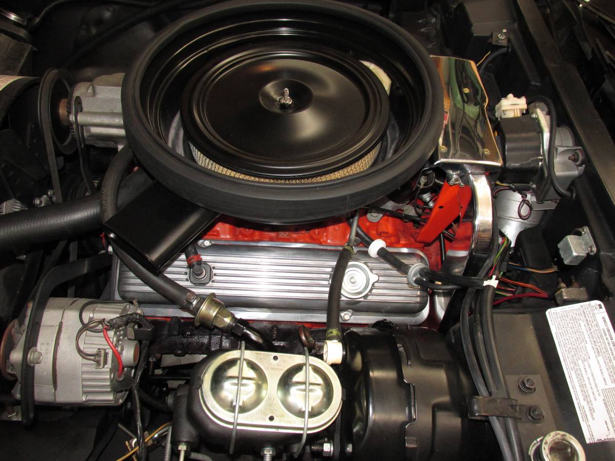 Chevrolet-corvette-1973-blue-19