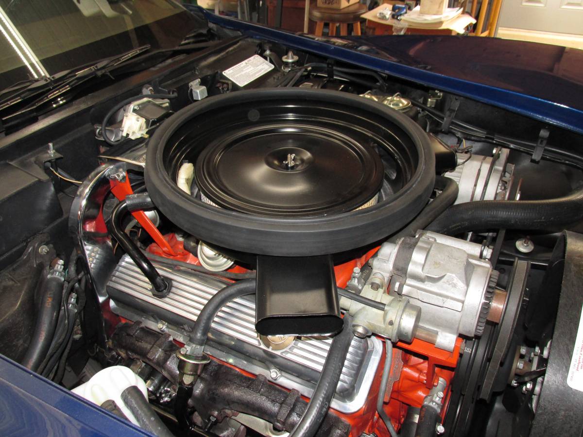 Chevrolet-corvette-1973-blue-19