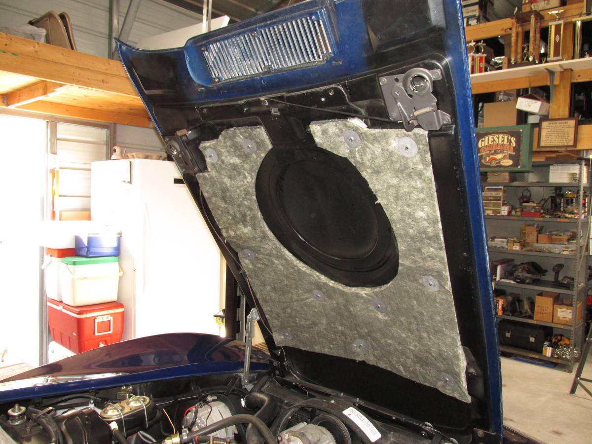 Chevrolet-corvette-1973-blue-21