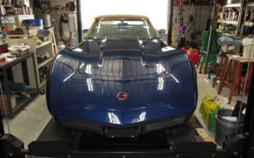Chevrolet-corvette-1973-blue-9