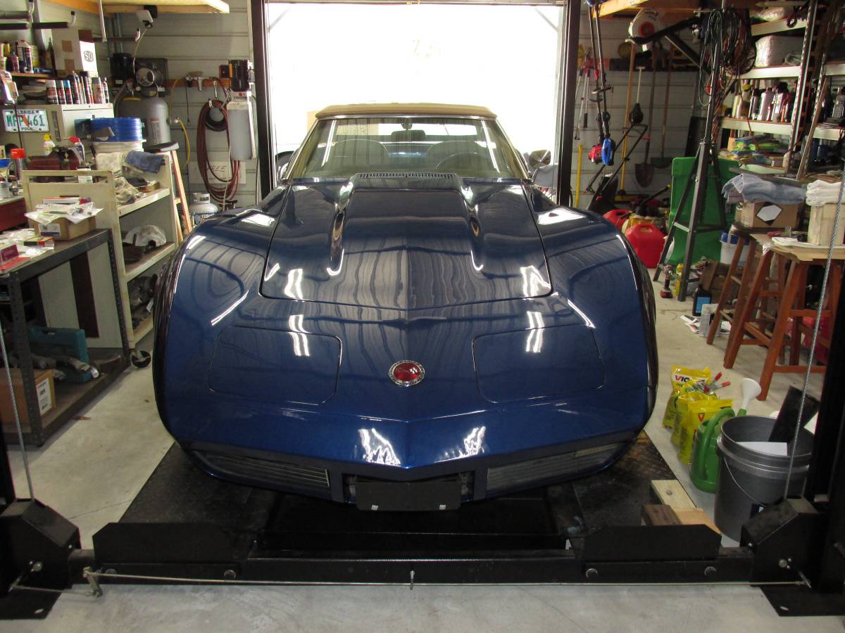 Chevrolet-corvette-1973-blue-9
