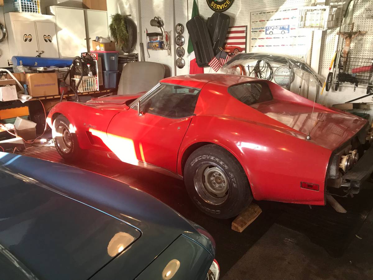 Chevrolet-corvette-1974-red-2