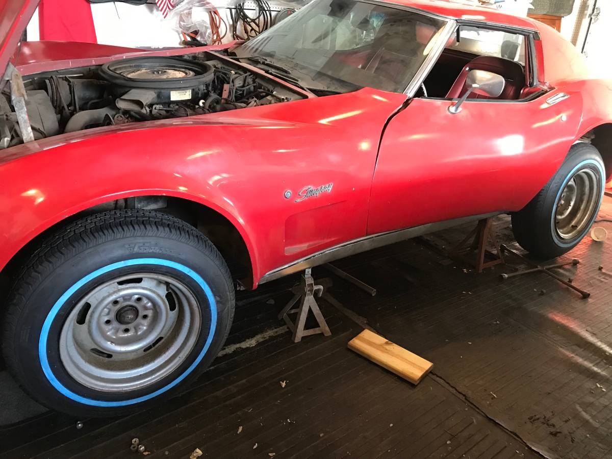 Chevrolet-corvette-1974-red-3
